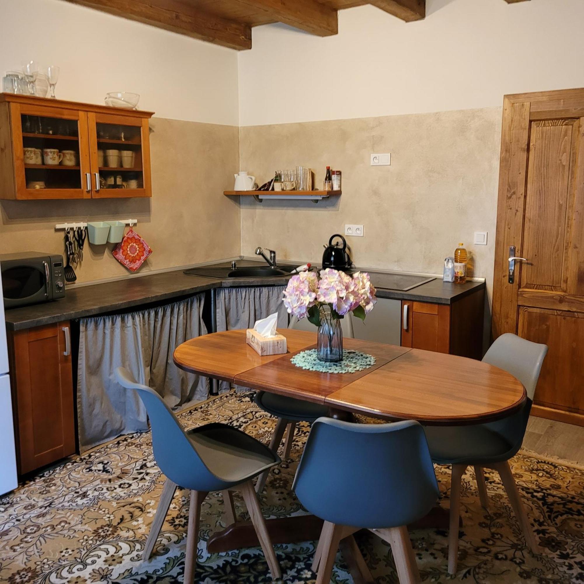 Apartamento Chloumek Bela  Exterior foto