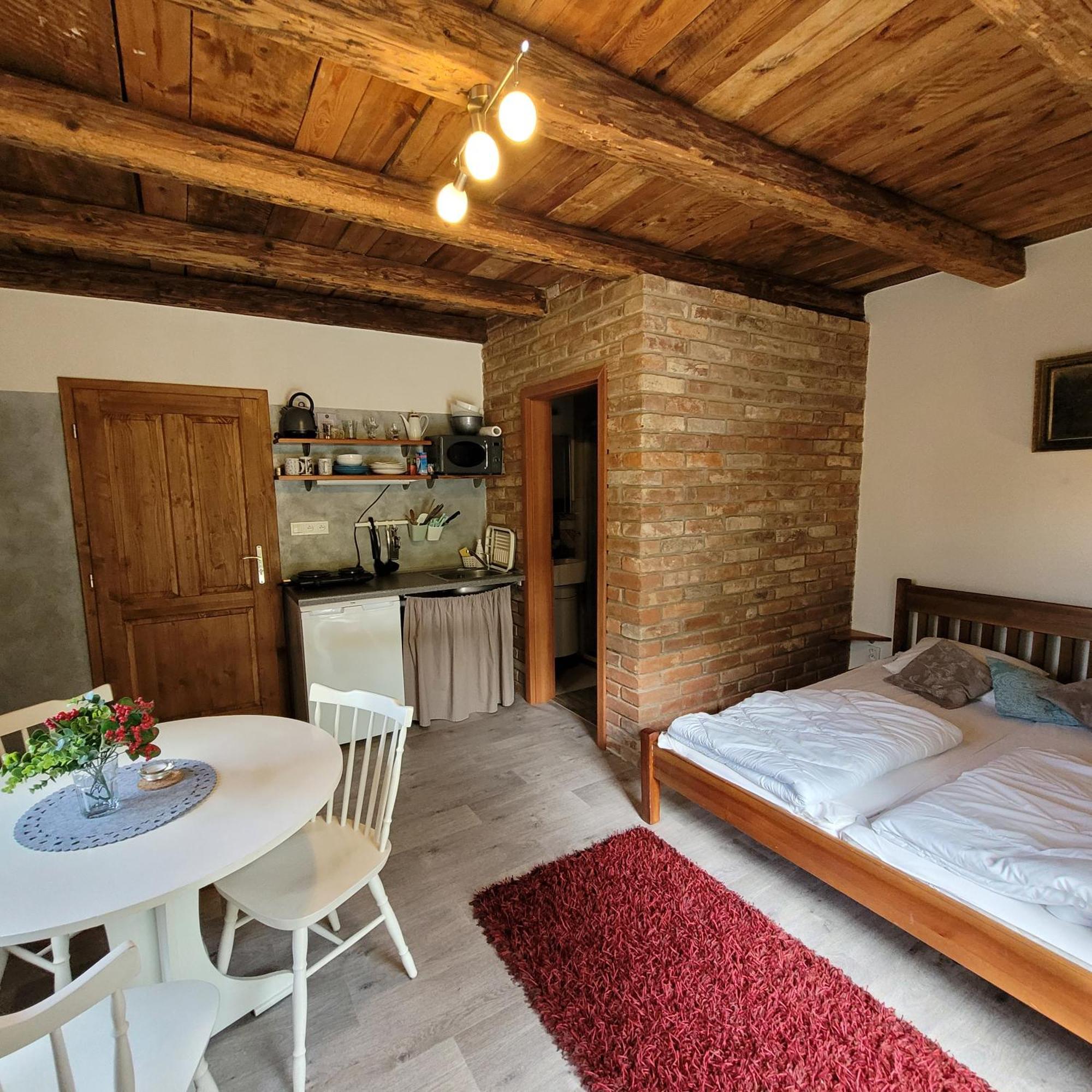 Apartamento Chloumek Bela  Exterior foto